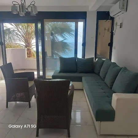 Aloha Beach Front Vacation Rental Ulcinj Exterior photo