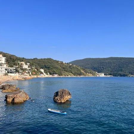 Aloha Beach Front Vacation Rental Ulcinj Exterior photo